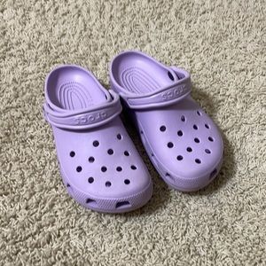 CROCS MENS 6 WOMENS 8 slip on shoe